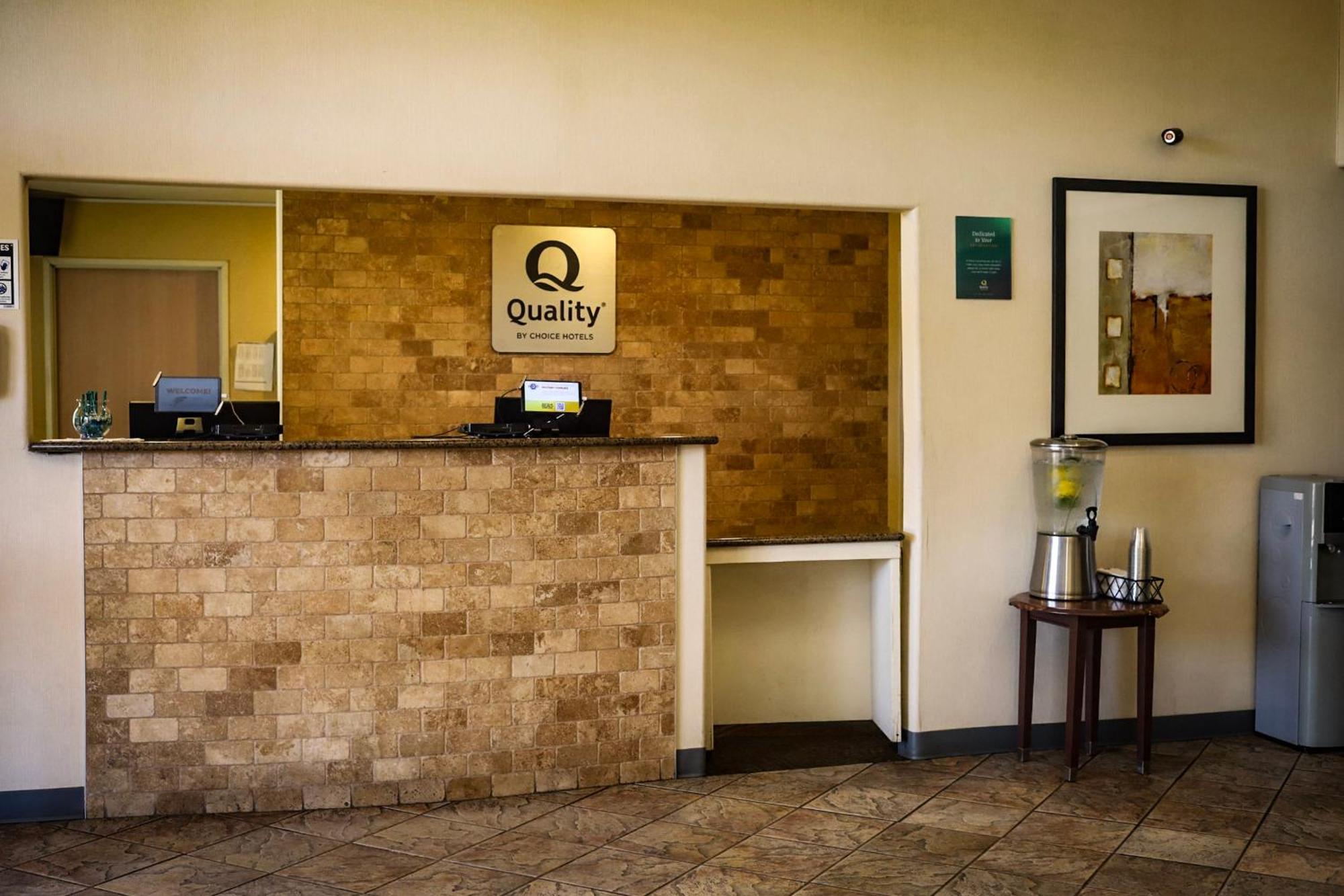 Quality Airport Inn 2*