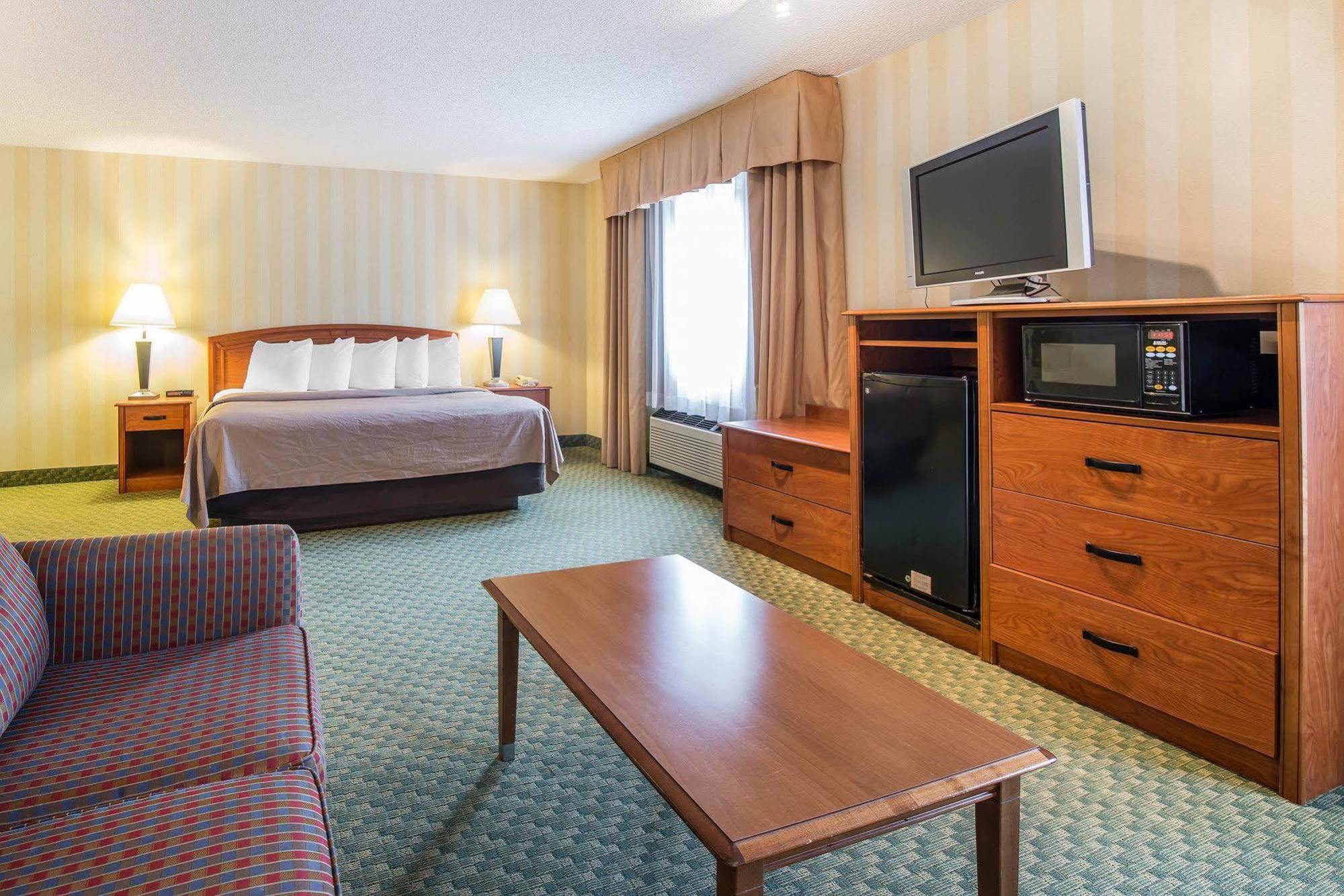 Inn Quality Airport Colorado Springs